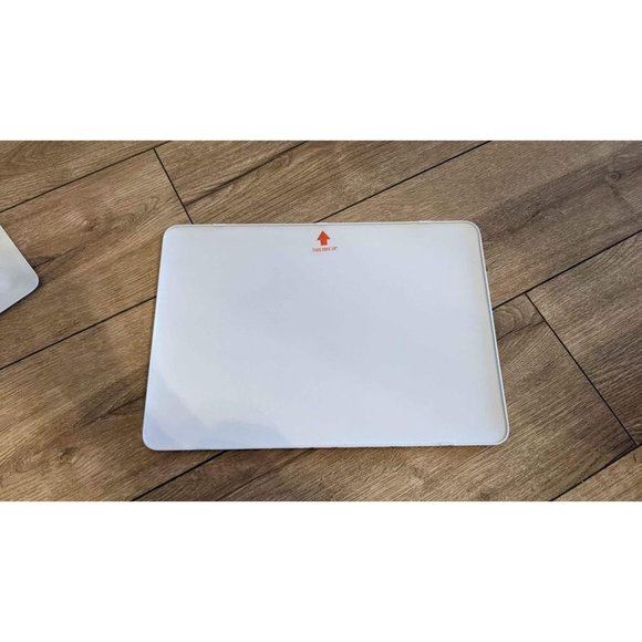 Selling hard case for MacBook Air 11" or MacBook Air/Pro 13" - Picture 2 of 6